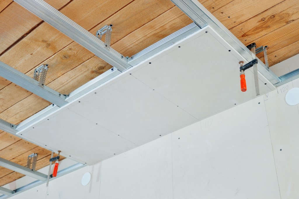 pose-de-faux-plafond pose-de-faux-plafond